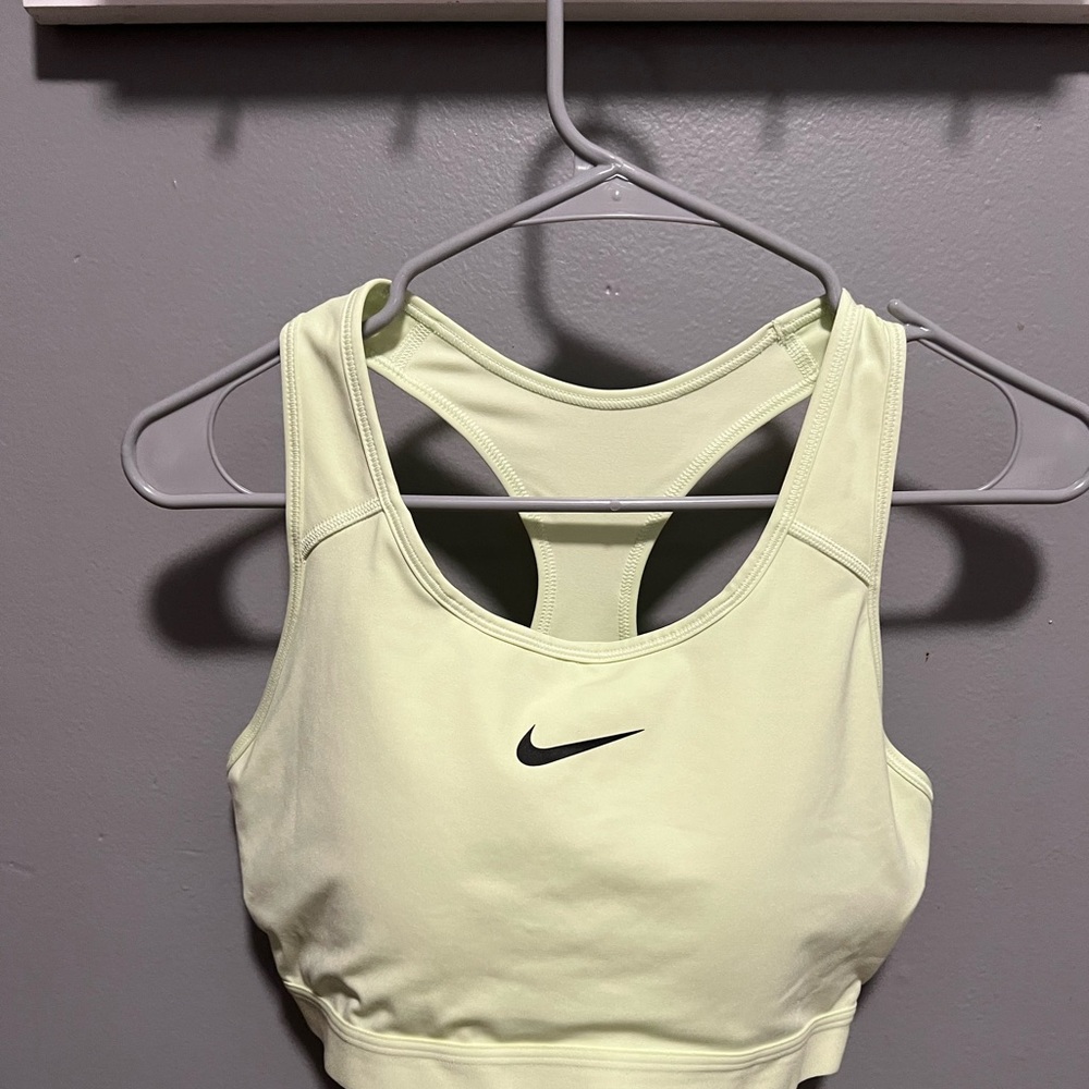 Women’s Nike Sports bra size: large